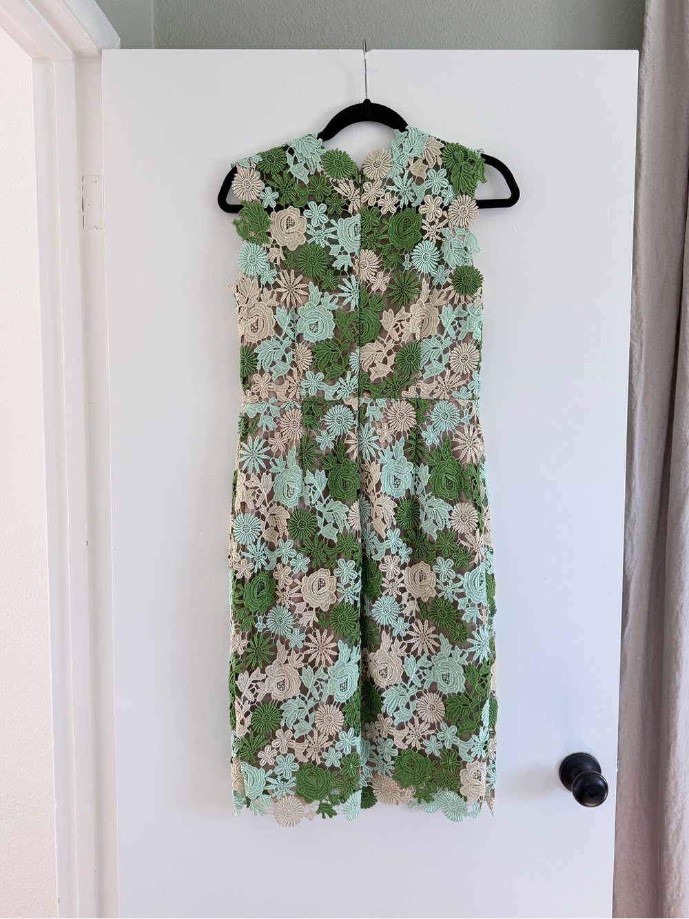 HD in Paris Anthropologie Lace Garden Green Floral Guipure Midi Pencil Dress 8 - Picture 3 of 9